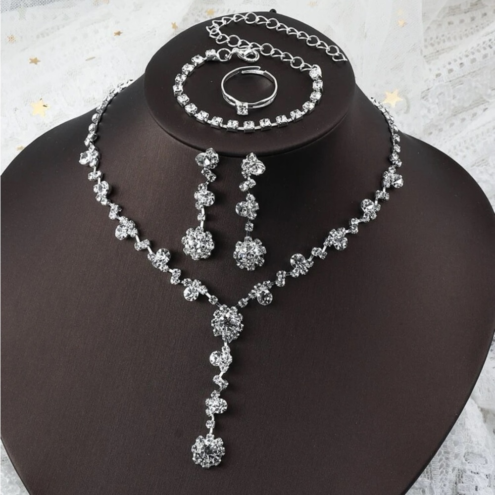 SHEIN Jewelry set - Picture 1 of 3
